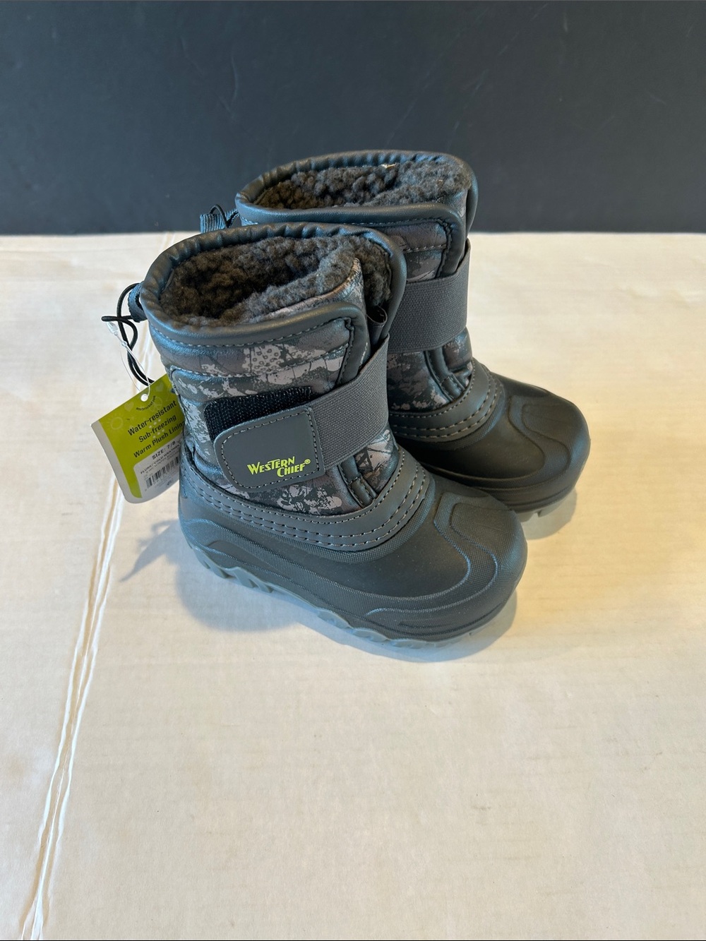 New NWT Western Chief Kids Black Waterproof Insulated Snow Boots Size 7/8